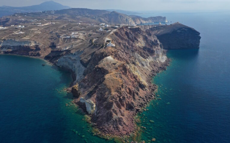 Hidden gem 1 in Santorini: Akrotiri Village